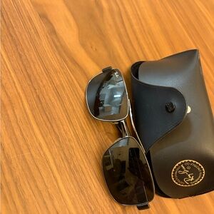 Ray-Ban Black Aviator Sunglasses with Case